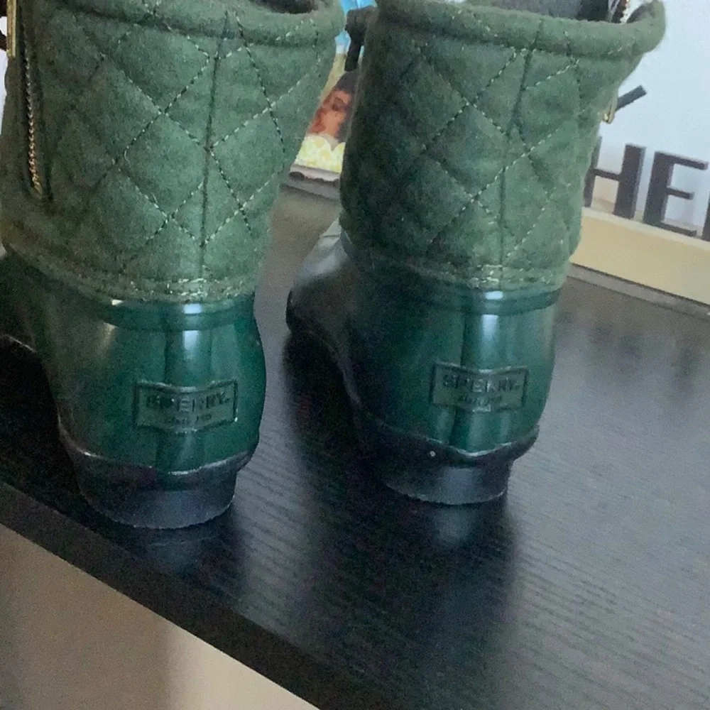 NWOB Sperry Saltwater Women’s Wool green quilted waterproof duck boots